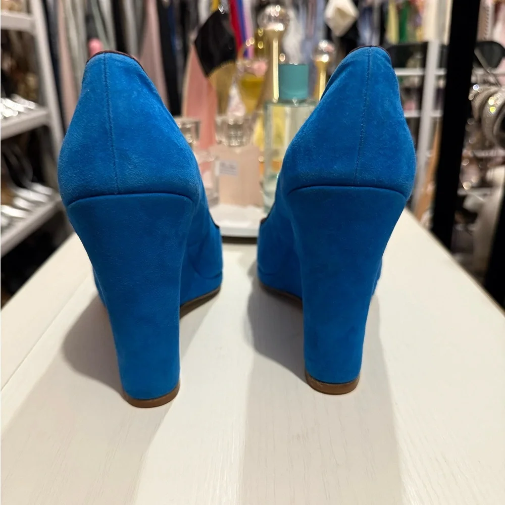 Loeffler Randall reposhing this